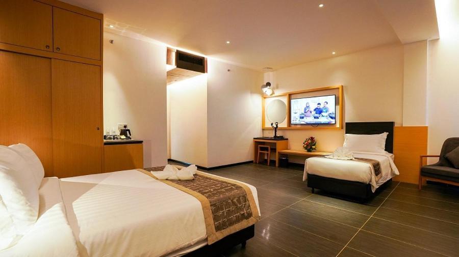 Tsr Seafront Hotel